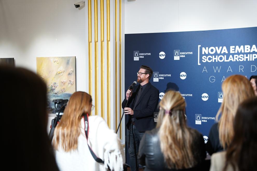  Джей Дейниъл Минингер 