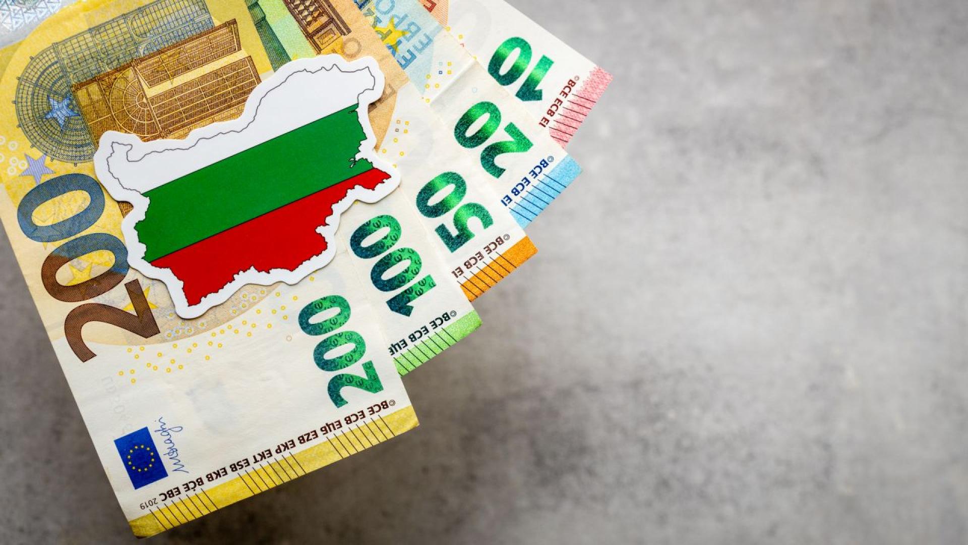 Покрай предстоящата смяна на валутата у нас ежедневно се говори