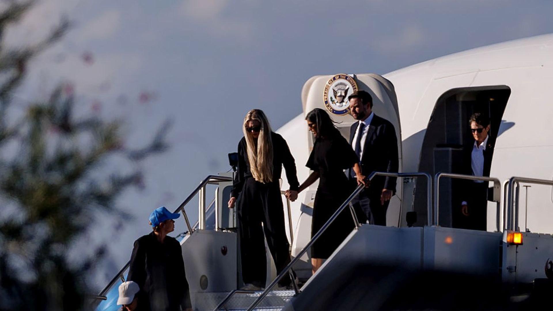 Вдовицата на Чарли Кърк – Ерика Францве – държеше броеница