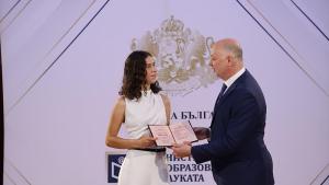 Премиерът Росен Желязков дипломи отличници