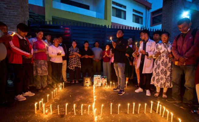 Масовите протести в Непал: Броят на убитите достигна 72, ранените са над 2 000