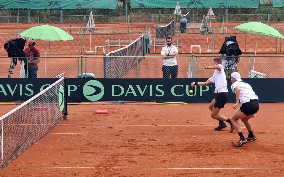 България е на един успех от историческа победа над Финландия за Купа Дейвис