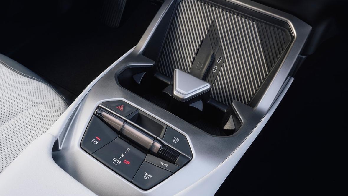 BMW iX3 бутони