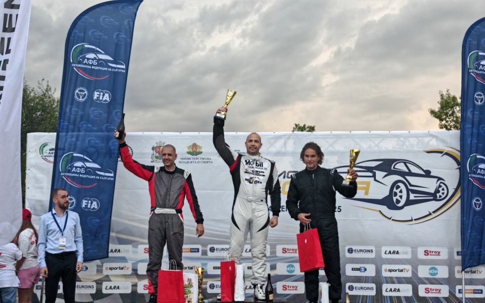 Константин Маршавелов с победа на „Писта София“