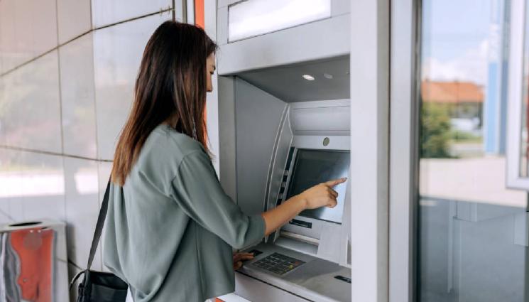 банкомат - ДЕКЛАРИРАХА ГИ ПРЕД НАП: 1156 българи с доход над 1 млн. лв.