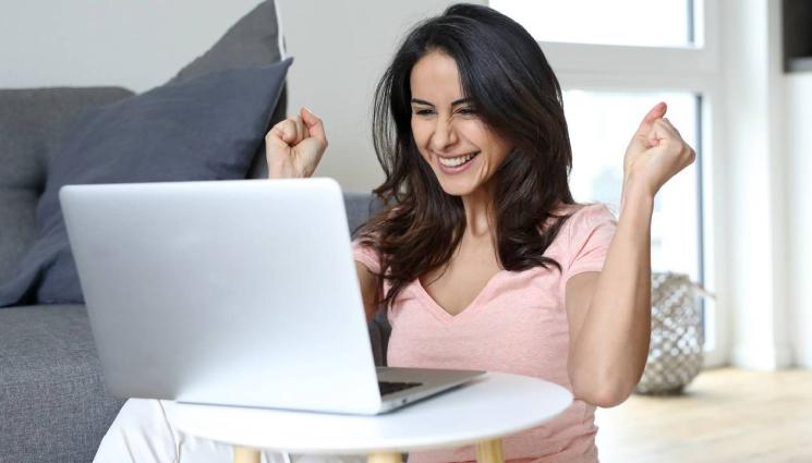 лаптоп кредит - Бърз онлайн заем: Кога е най-добре да го ползваме?