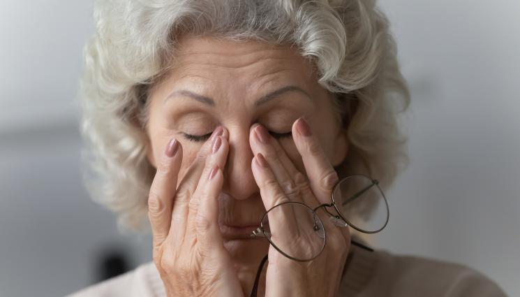 очи - ОТ ЕКРАНА ДО ВЯТЪРА: Пясък в очите!