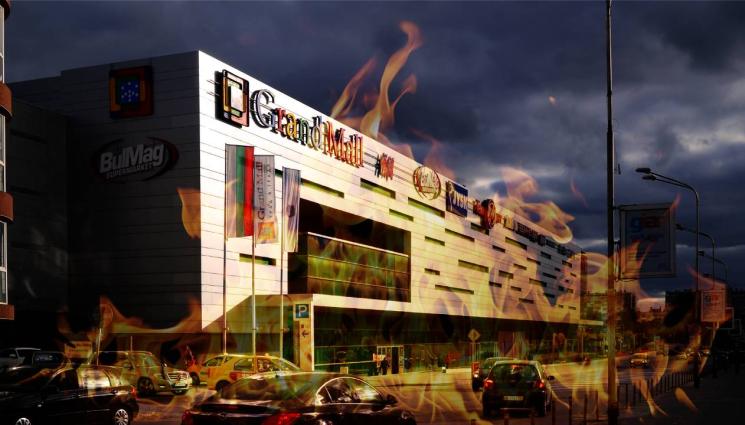 мол варна пожар - ПАНИКА: Дюнерджийница подпали мола във Варна!