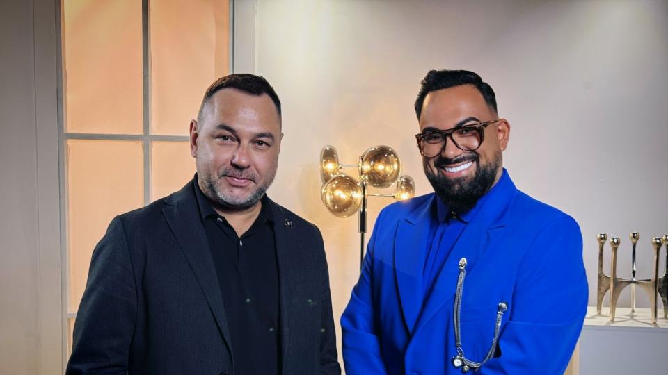 , описва себе си като пънкарче от планината“, с алтер-его,