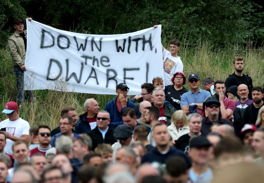 Протест на феновете на Уест Хем1