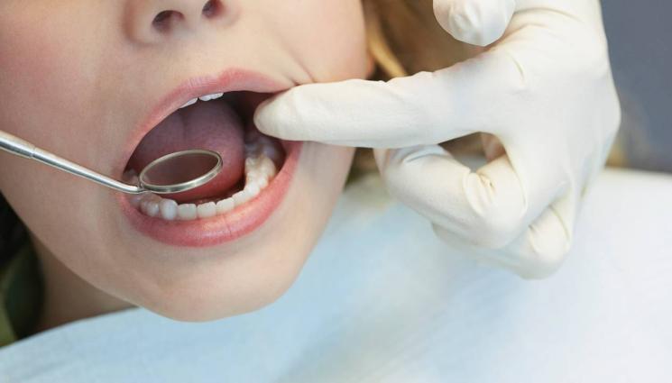 дете зъболекар - КАРИЕС ДО КАРИЕС: Сладки вкусотии разрушили усмивките на 92% от тийнейджърите у нас