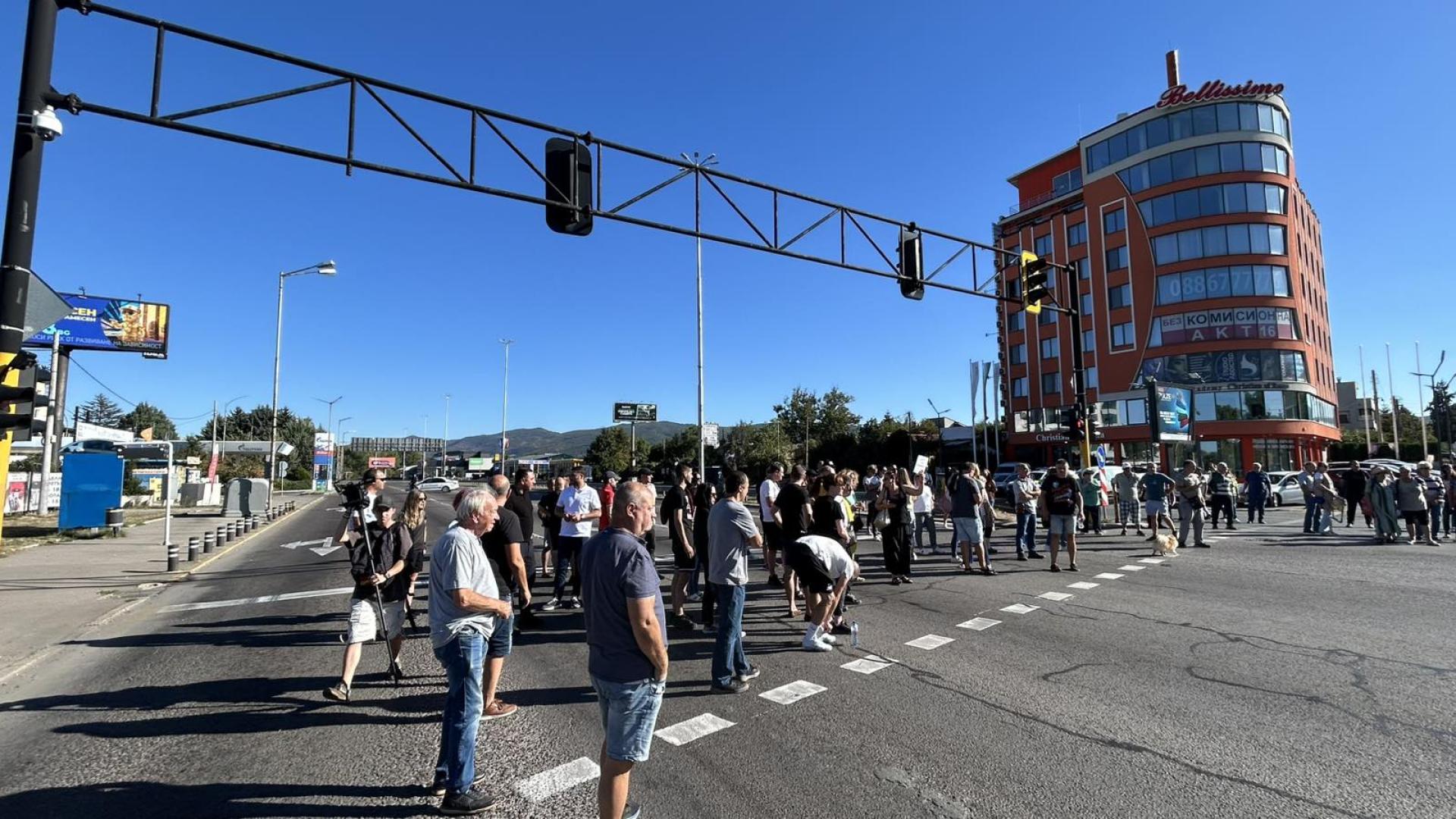 Кръстовището на бул Цариградско шосе и ул Димитър Пешев в