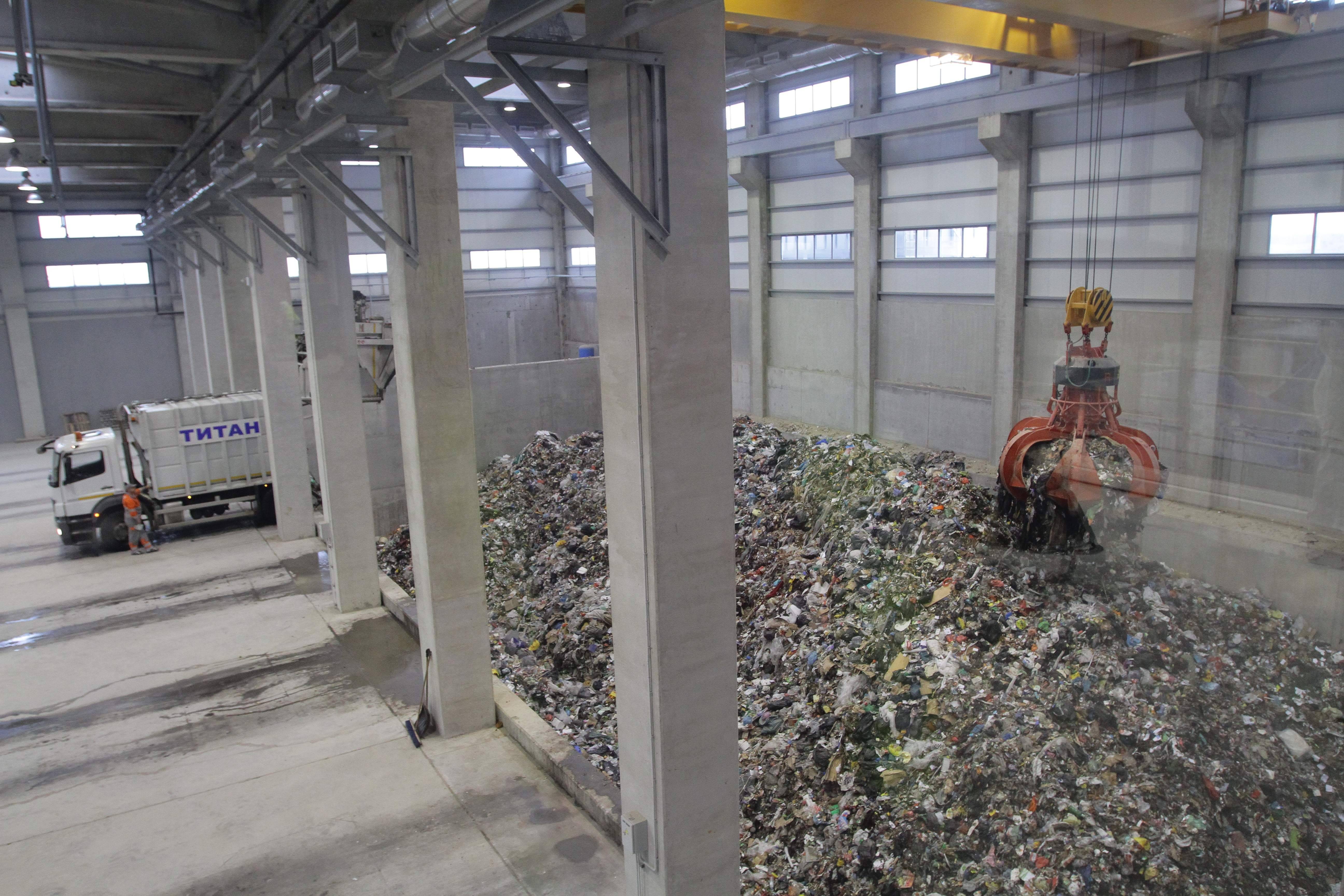 Заводът за боклук в село Яна