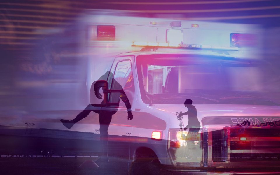 Бивш юноша на Арсенал бе поставен в изкуствена кома след тежък удар