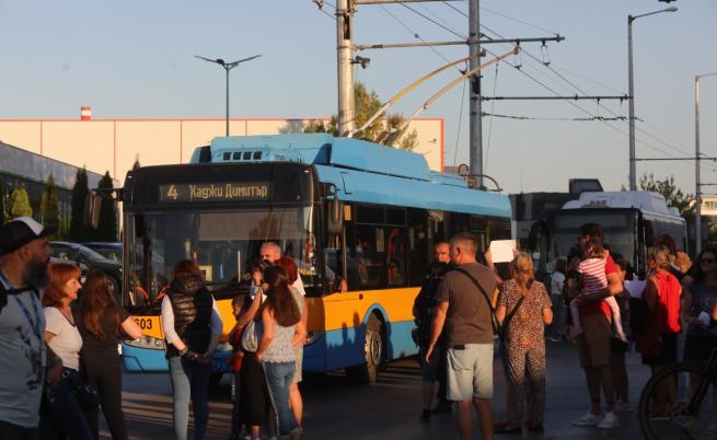 От „Дружба“ протестират срещу спирането на топлата вода