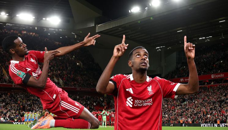 Ливърпул - Исак ги почна в Ливърпул, но 