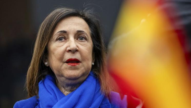 Маргарита Роблес - GPS ХАОС НАД КАЛИНИНГРАД: Самолетът на испанската военна шефка ослепя в небето!