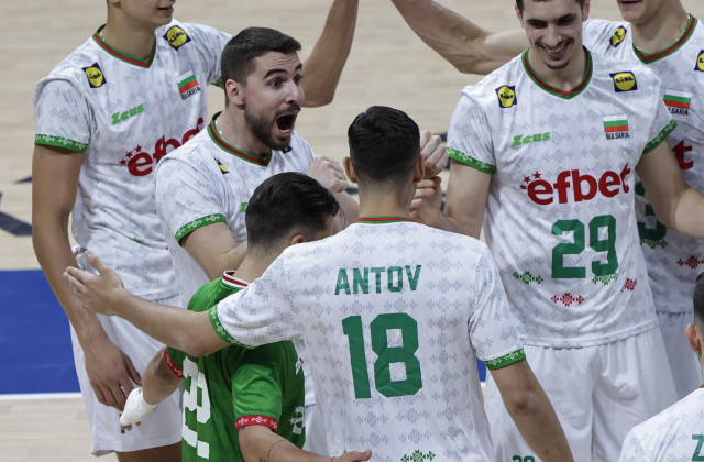 България и САЩ играят при резултат 2 2 25 21 25 19 17 25