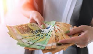 Колко стават семейните и социалните помощи от тази година 