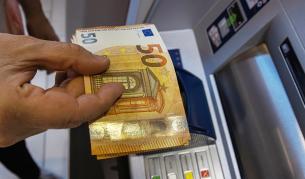 Българите ударно купуват евро