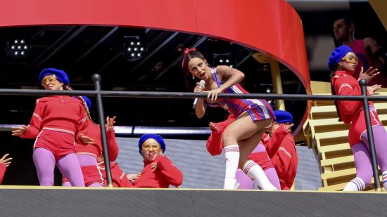 Doja Cat връща духа на 80-те с нов саундтрак за любовта и хаоса в проекта си Vie