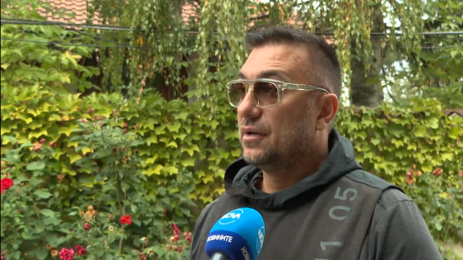 Сряда посред бял ден Поп фолк певците Константин и Емрах