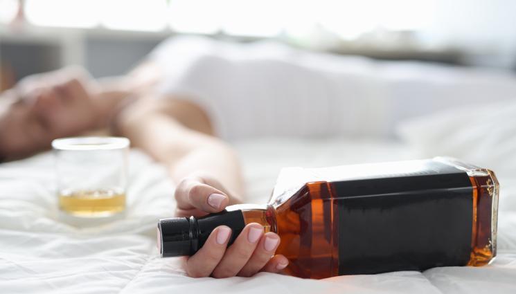 алкохол - КОШМАРНО: Детска учителка уби 19 души с домашно приготвен алкохол!