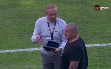 Илиан Илиев бе награден преди началото на Черно море - Септември