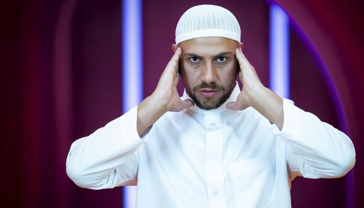 в - Противоречивият Мути Мутиев отпадна от Big Brother! (ВИДЕО)