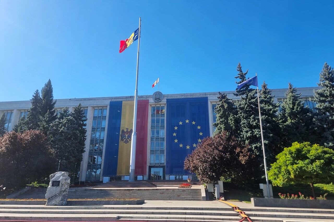 <p>Република Молдова избира нов парламент.</p>