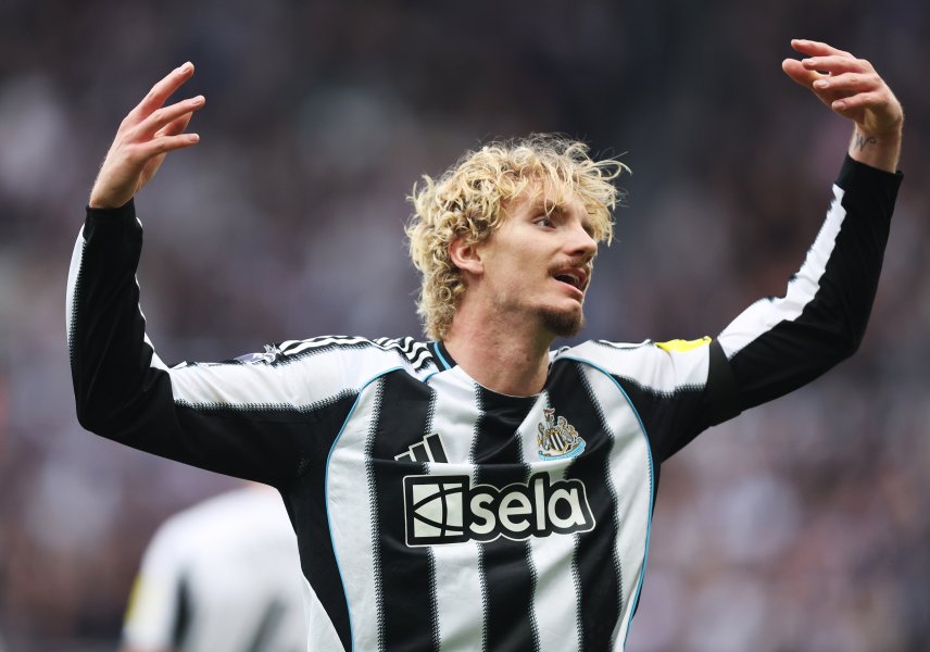 Нюкасъл Юнайтед vs Арсенал1