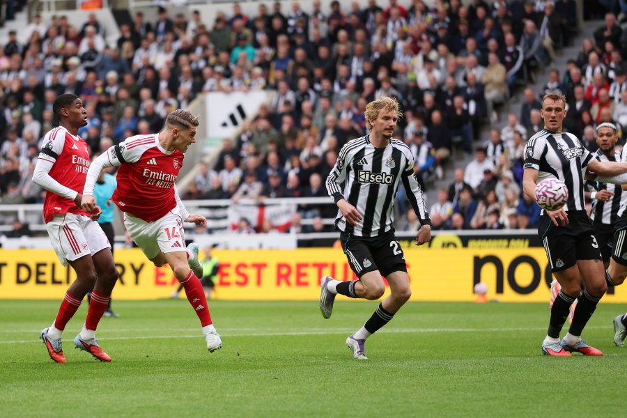 Нюкасъл Юнайтед vs Арсенал1