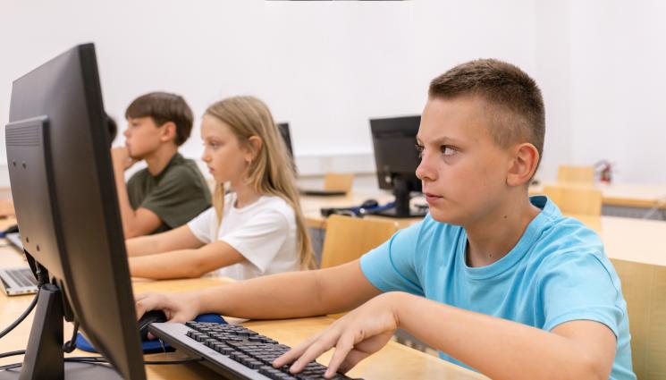 в - ЗА УЧЕНИЦИТЕ В ШЕСТИ КЛАС: Изпитът по математика без оценка!