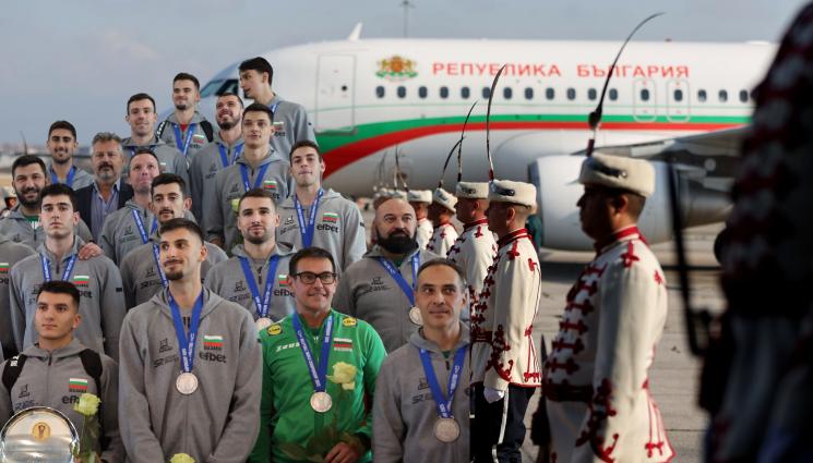 Волейбол - Висока топка очерк за вторите в света