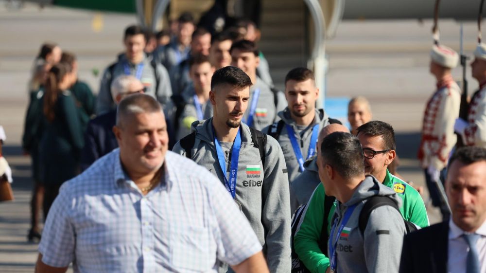 България посрещна своите герои. Момчетата от националния ни отбор по волейбол се завърнаха след грандиозния успех във Филипините. 