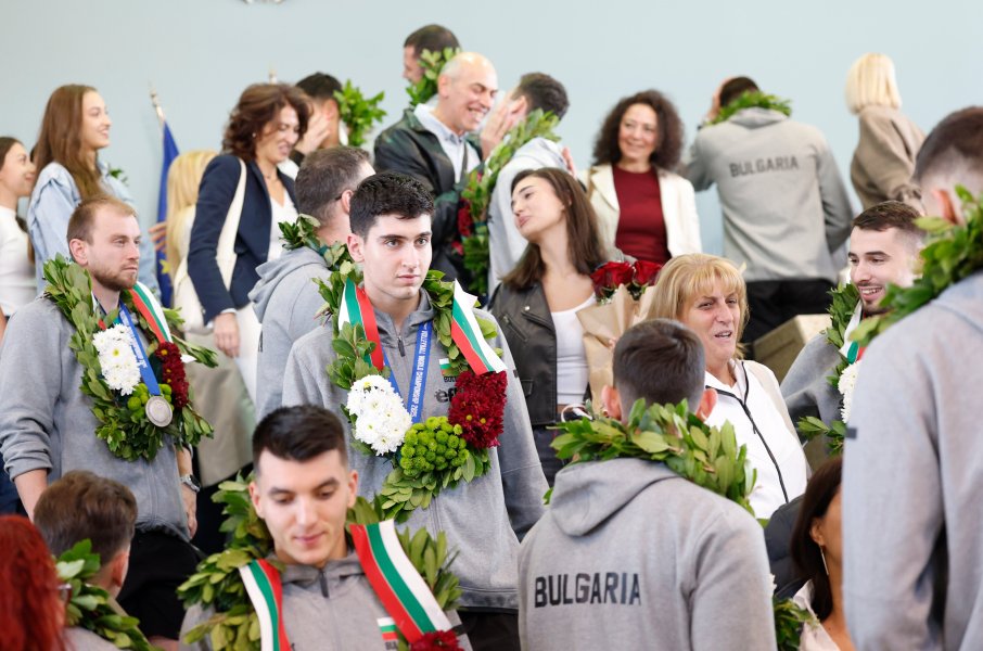 Посрещане на световните вицешампиони на аерогара София1