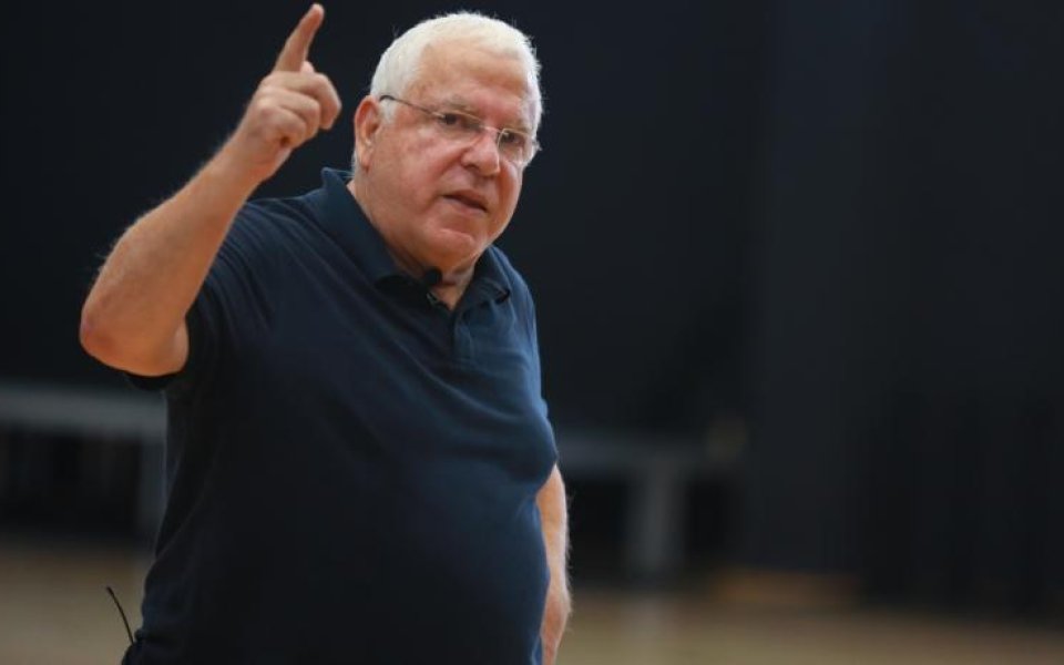 Пини Гершон събира талантливи юноши до 18 години на камп в Ботеврад