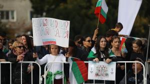 България посреща волейболистите ни