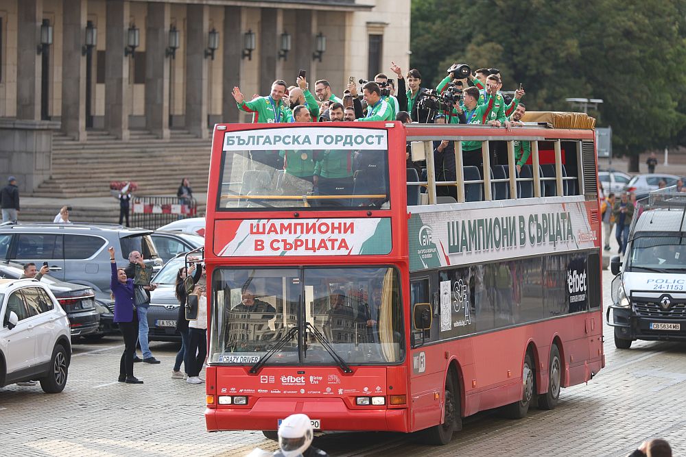 Шампионски парад по улиците на София