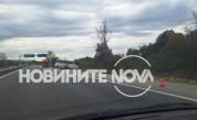 Автобус пропадна в канавката на магистрала "Тракия"