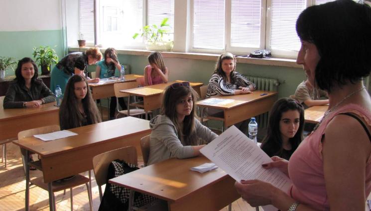 училище - ПРЕДИ ИЗПИТА СЛЕД 7 КЛАС: Две седмици само български и математика в училище