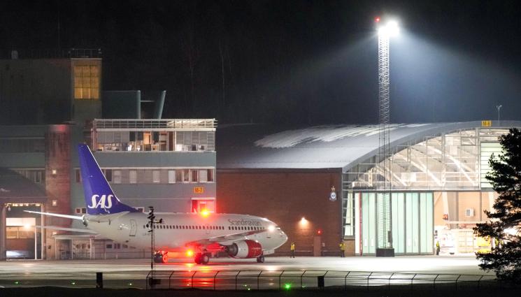 осло летище - СТРАХ ВЪВ ВЪЗДУХА: Дронове парализираха летището в Осло!