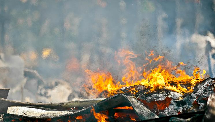 пожар обгорено