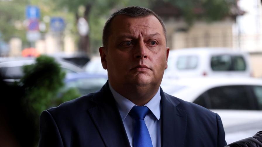 <p>Зам.-министърът на МВР отговори на ДБ за палежите на камиони за отпадъци в София</p>