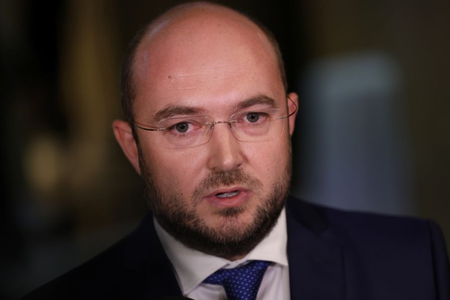 Затворници ще помагат за почистването на боклука в София