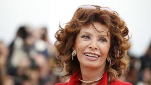 София Лорен изглежда блестящо на сватбата на сина си в Женева