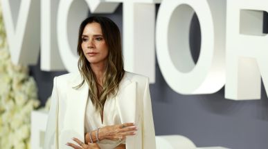 Песен на Victoria Beckham е най-продаваната във Великобритания тази седмица
