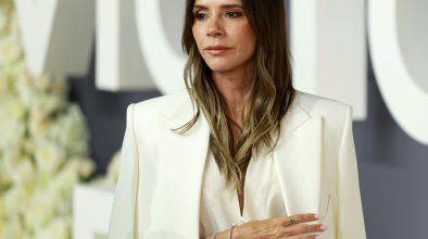 Песен на Victoria Beckham е най-продаваната във Великобритания тази седмица