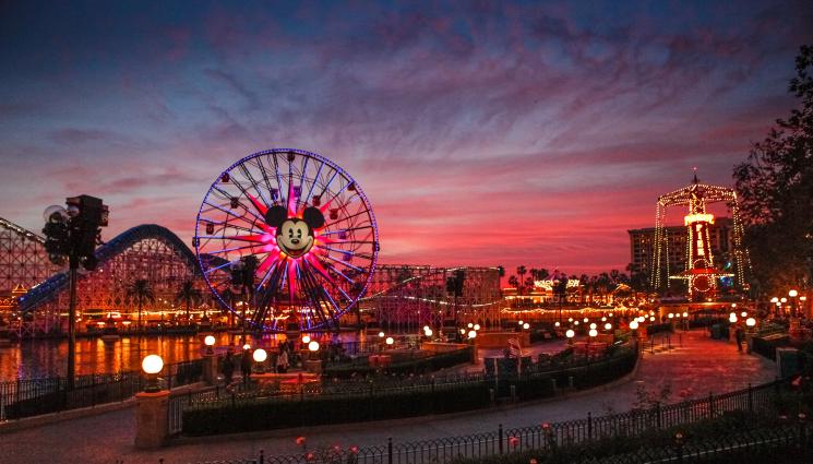 Дисниленд - ПРЕКАЛЕНО МНОГО ЕМОЦИИ: Жена почина в къщата на ужасите в Дисниленд!