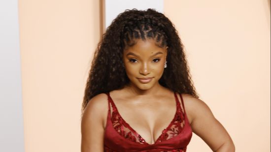 Halle Bailey обявява дебютния си солов албум
